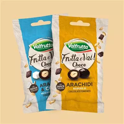Valfrutta frutta e vai! Choco: si allarga la gamma per i bar con le arachidi ricoperte di cioccolato fondente e cubetti di cocco