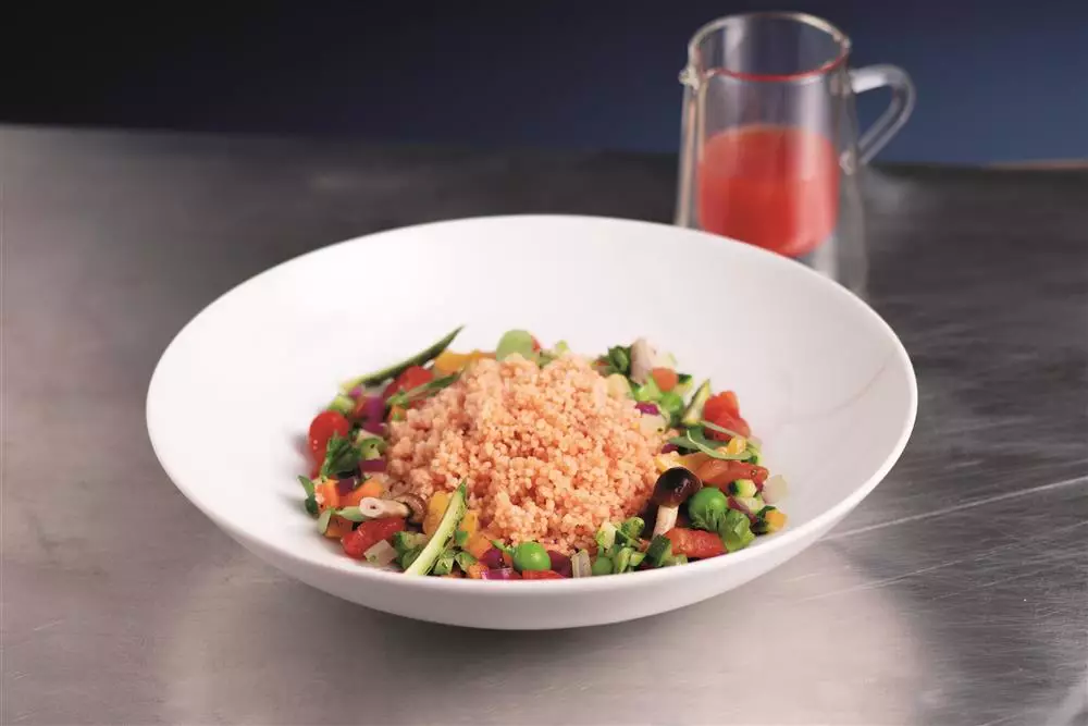 Cous cous al pomodoro e piccoli ortaggi