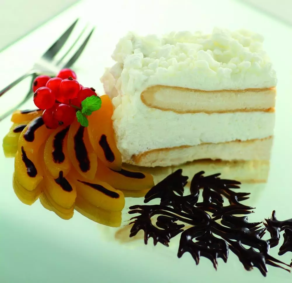 Dolce di meringa con spicchi di sole