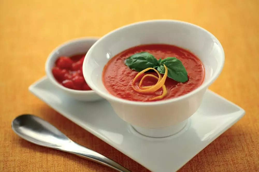 Zuppa di pomodoro all'arancia