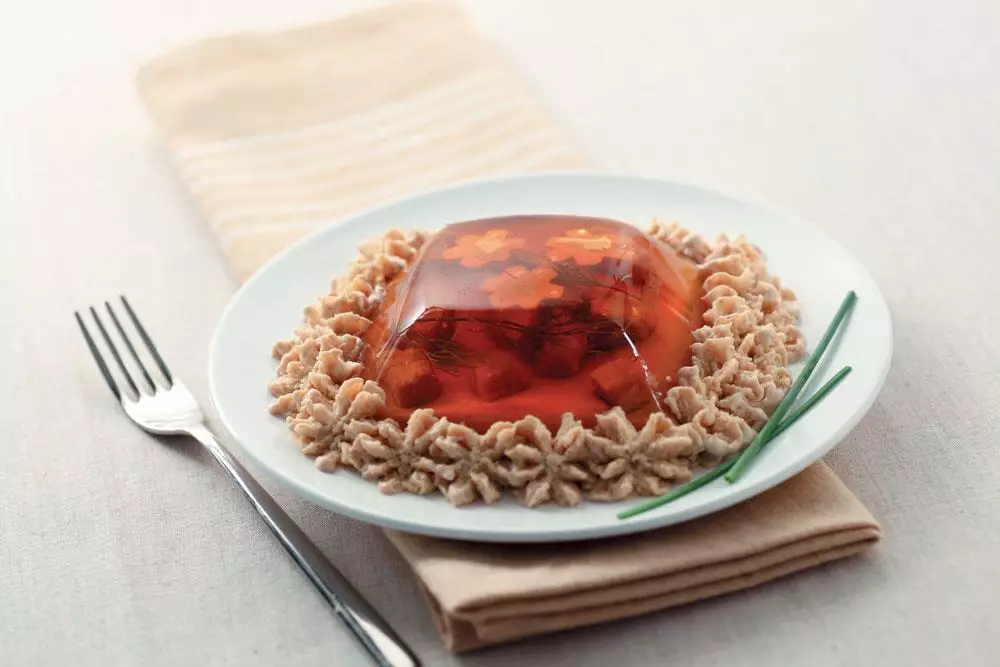 Aspic di tonno e fagioli all'aneto