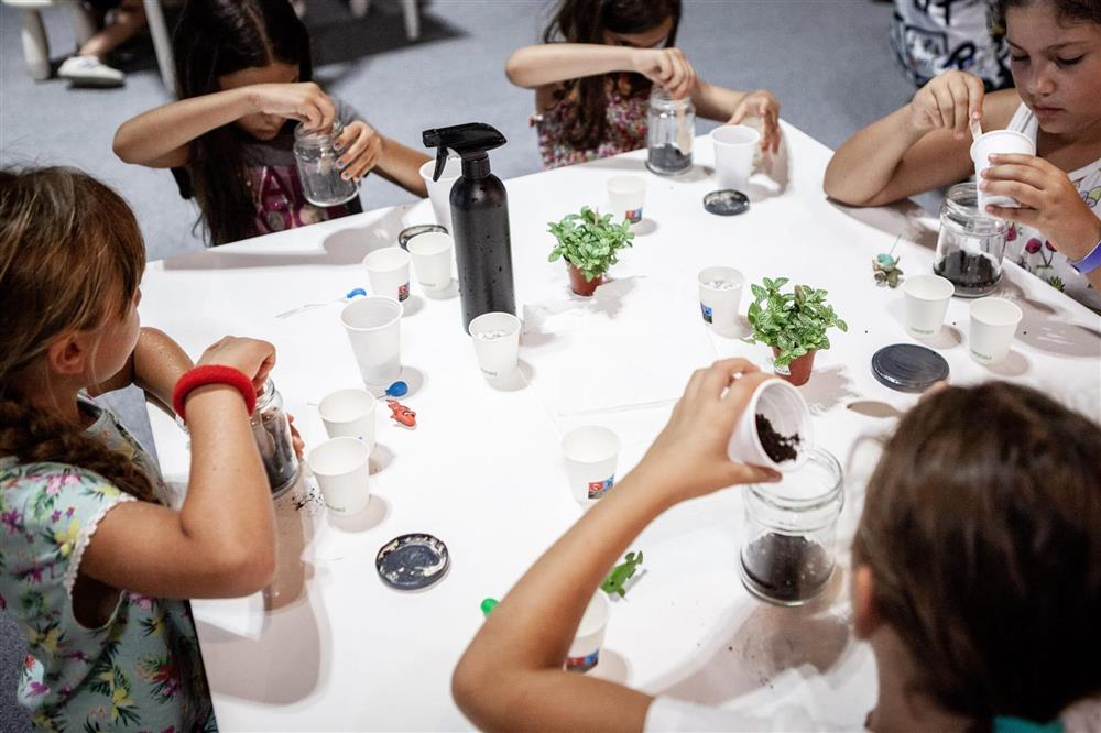 Yoga al fianco del meeting di Rimini: “giovani e sana alimentazione, un impegno per il futuro”