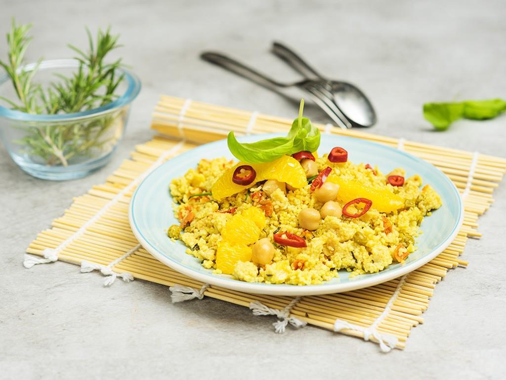 Cous cous con arancia, ceci e cannella