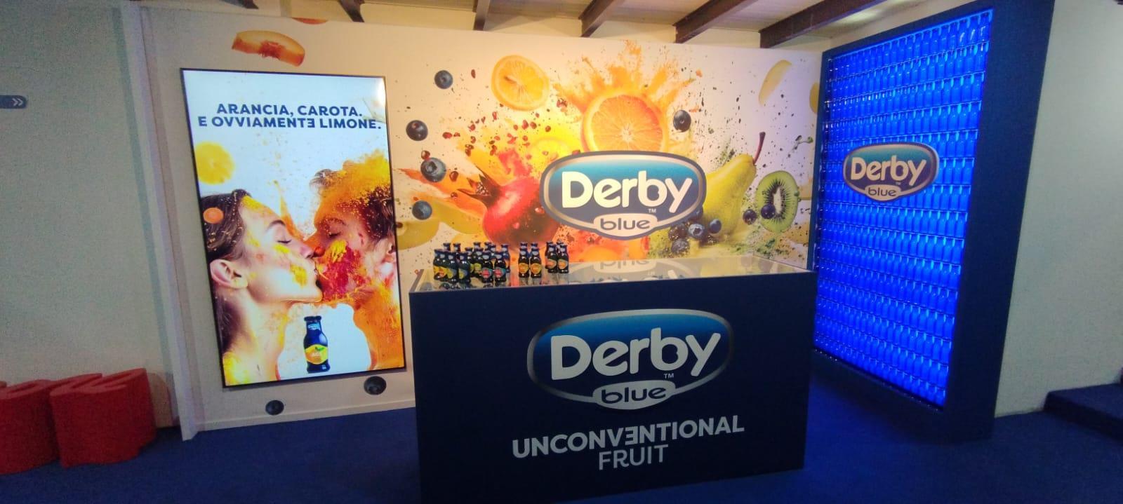 Derby Blue e Clara: Partnership “Unconventional”  che celebra le Nuove Generazioni