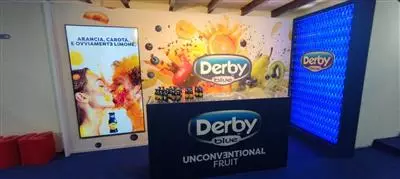 Derby Blue e Clara: Partnership “Unconventional”  che celebra le Nuove Generazioni