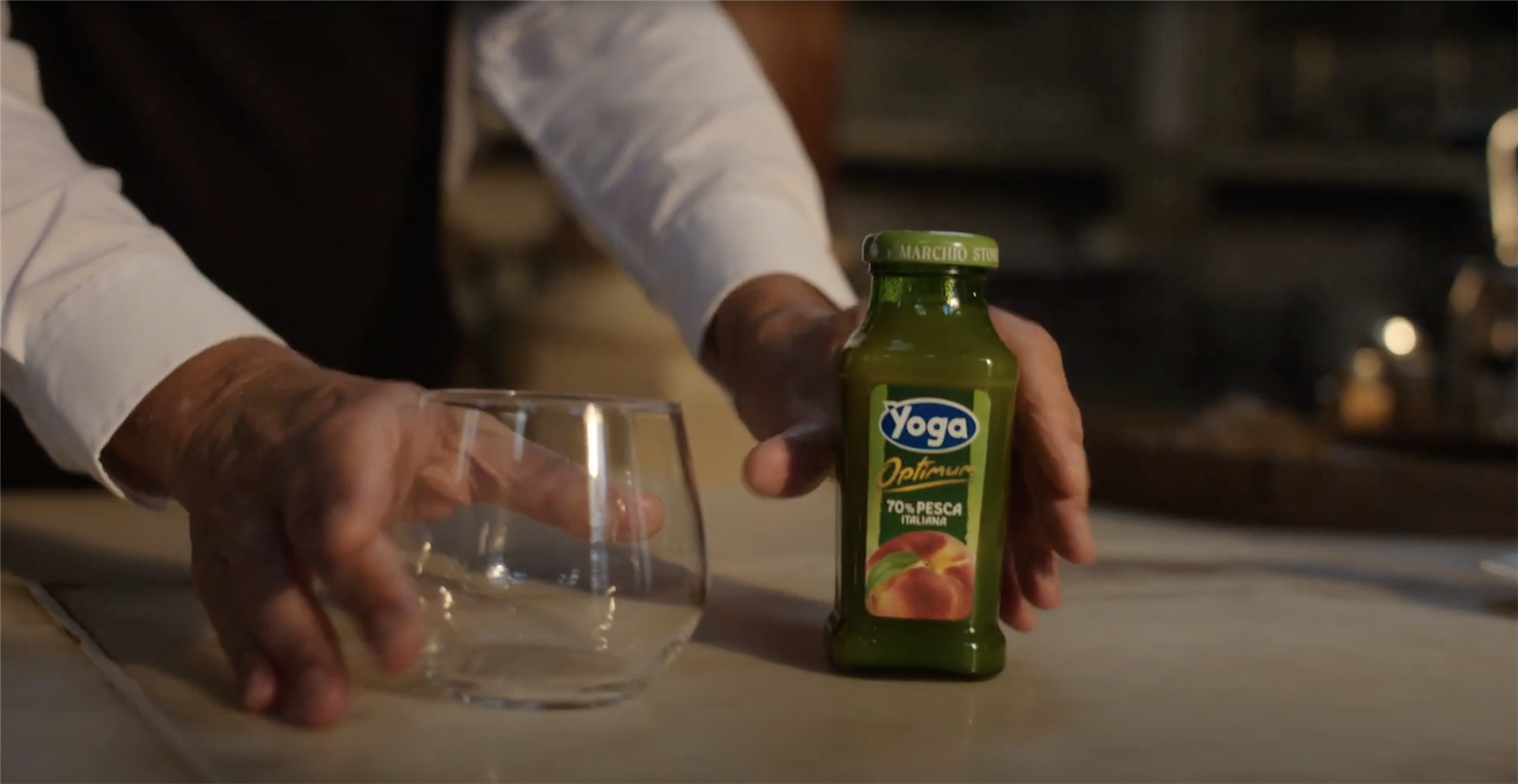 “Quando è Vita, è Yoga”: il marchio dei succhi di frutta torna in comunicazione con un nuovo spot carico di energia