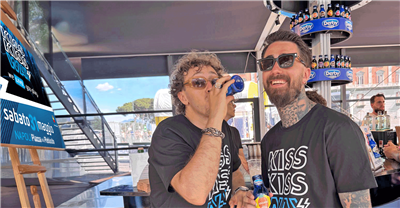 “Kiss Kiss Way - We live. You play.” Derby blue è sponsor del tour più immersivo dell’estate!
